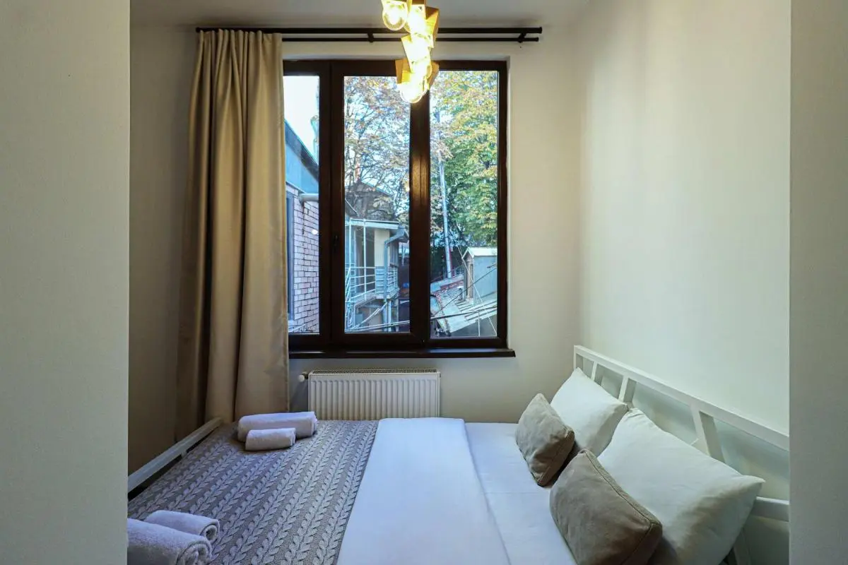 Image 2 of Cozy Vera Apt – By Wehost