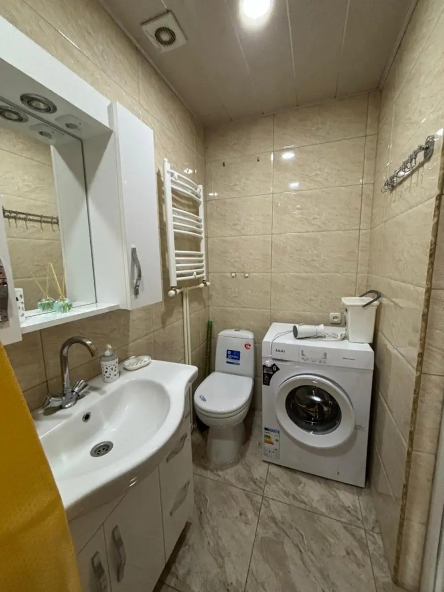 Image 2 of Cozy apartment near Metro