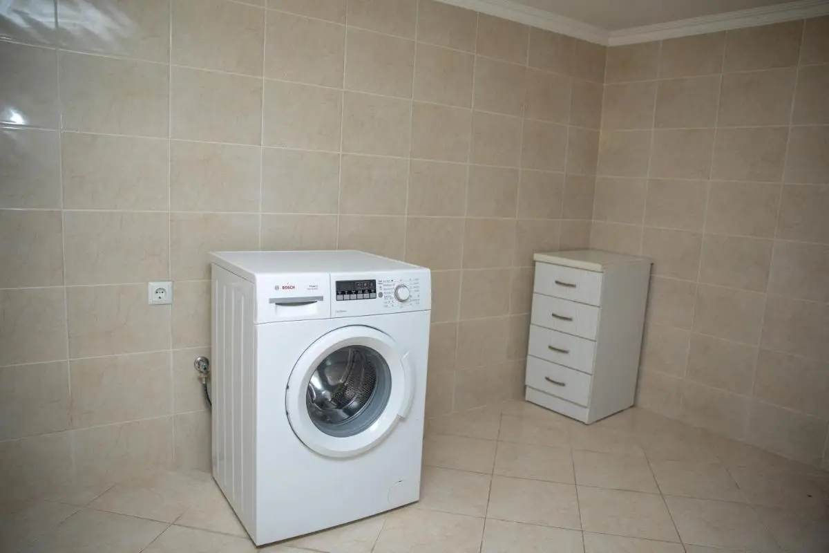 Image 4 of DUPLEX