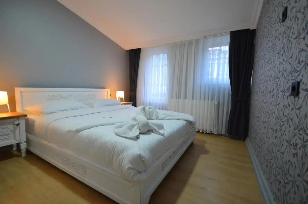 Image 6 of Downtown Two-bedrom Apartment