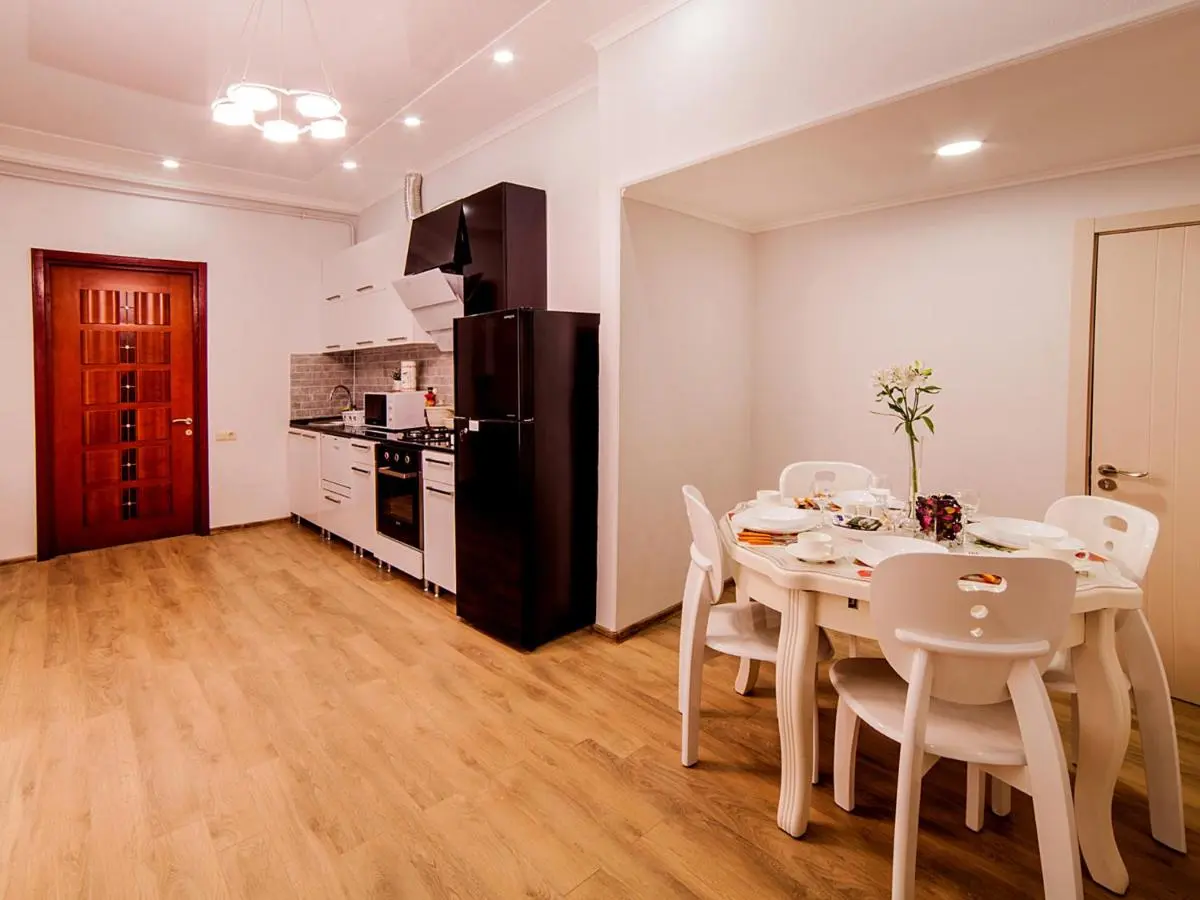 Image 3 of Hermes Apartment