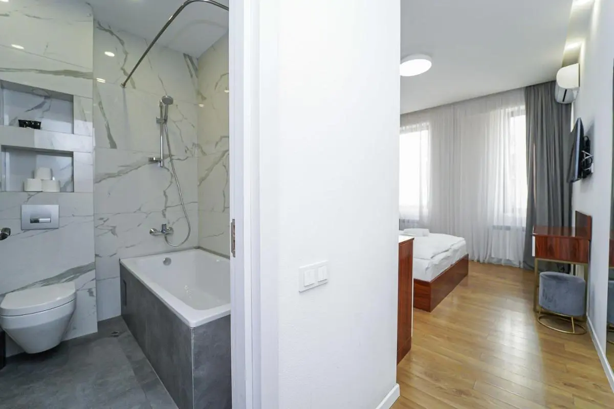 Image 2 of Hotel type rooms on avenue Melikishvili, city center
