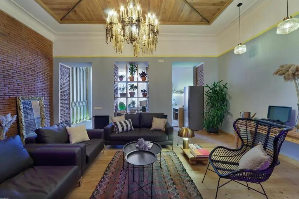 Image 4 of Luxury House