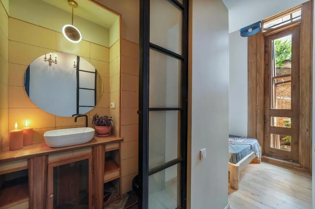 Image 2 of Luxury House