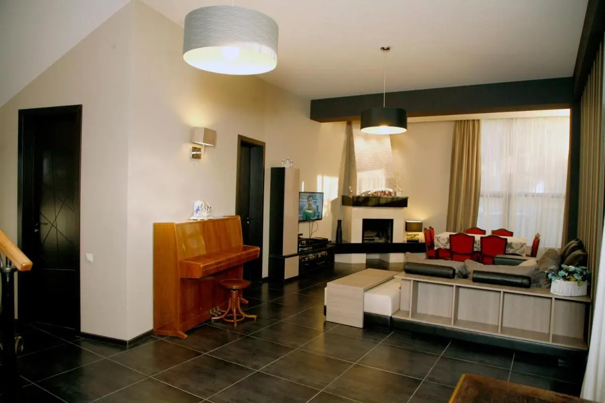 Image 2 of Luxury Villa Nieli