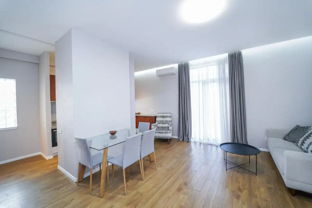Image 3 of Luxury apartment with balcony on avenue Melikishvili, city center