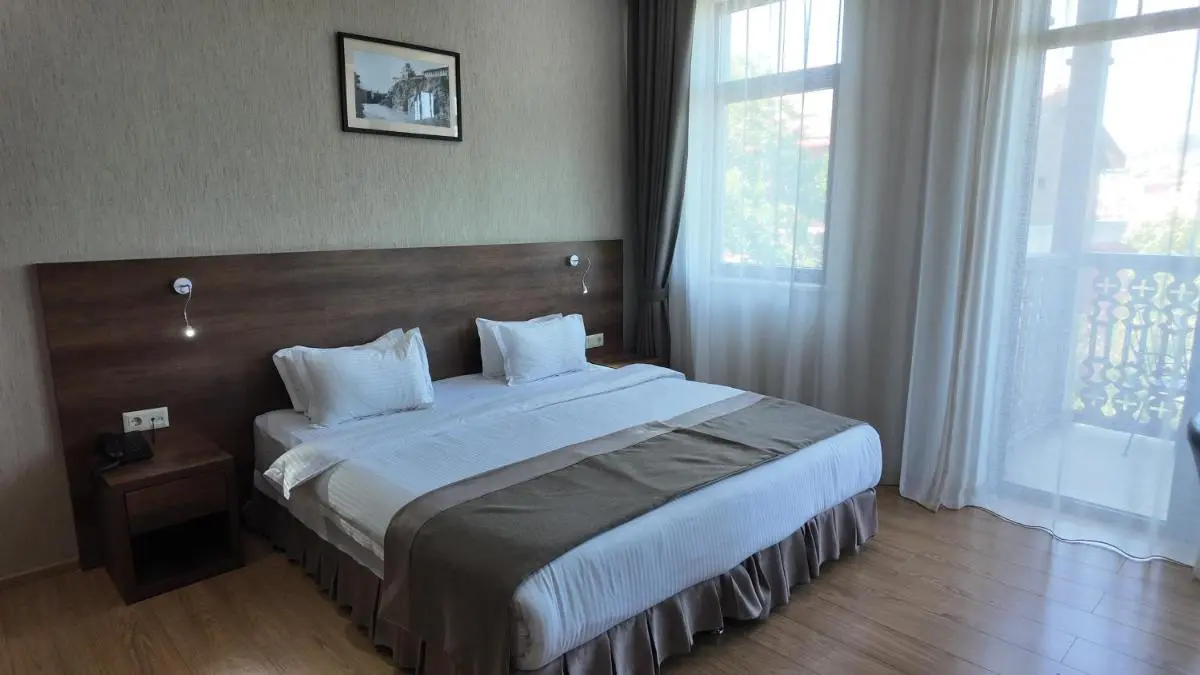 Image 4 of Metekhi Line Hotel