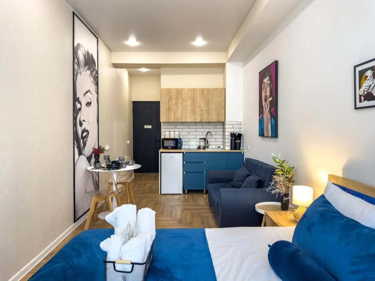 Image 2 of Monroe Chic Studio