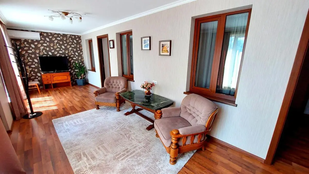 Image 4 of Niabi Apartment