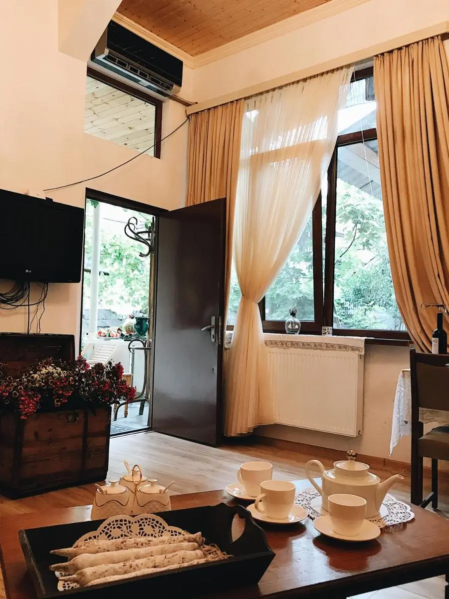 Image 4 of Old City Apartment