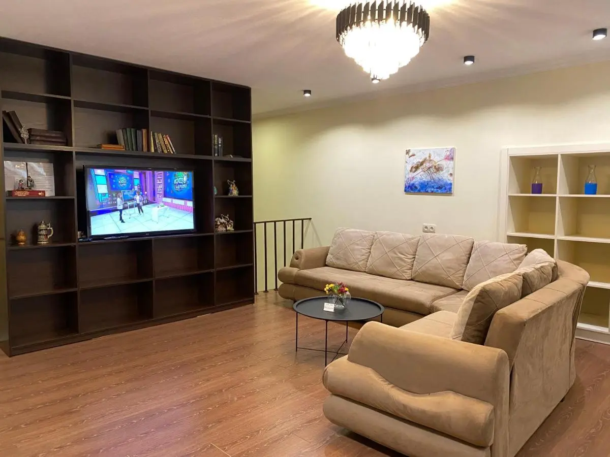Image 4 of Old Town Apartment