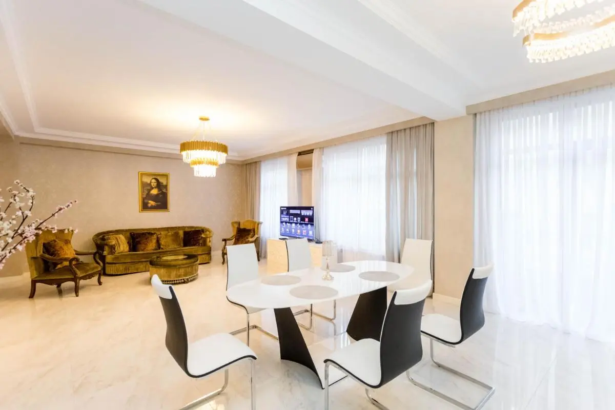 Image 3 of The Grand Apartment