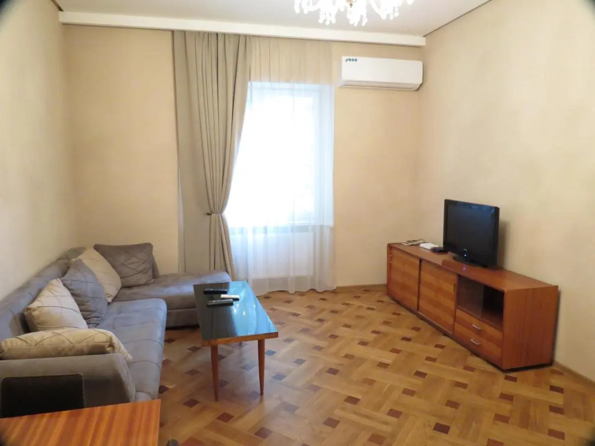 Image 4 of Three Rooms Apartment