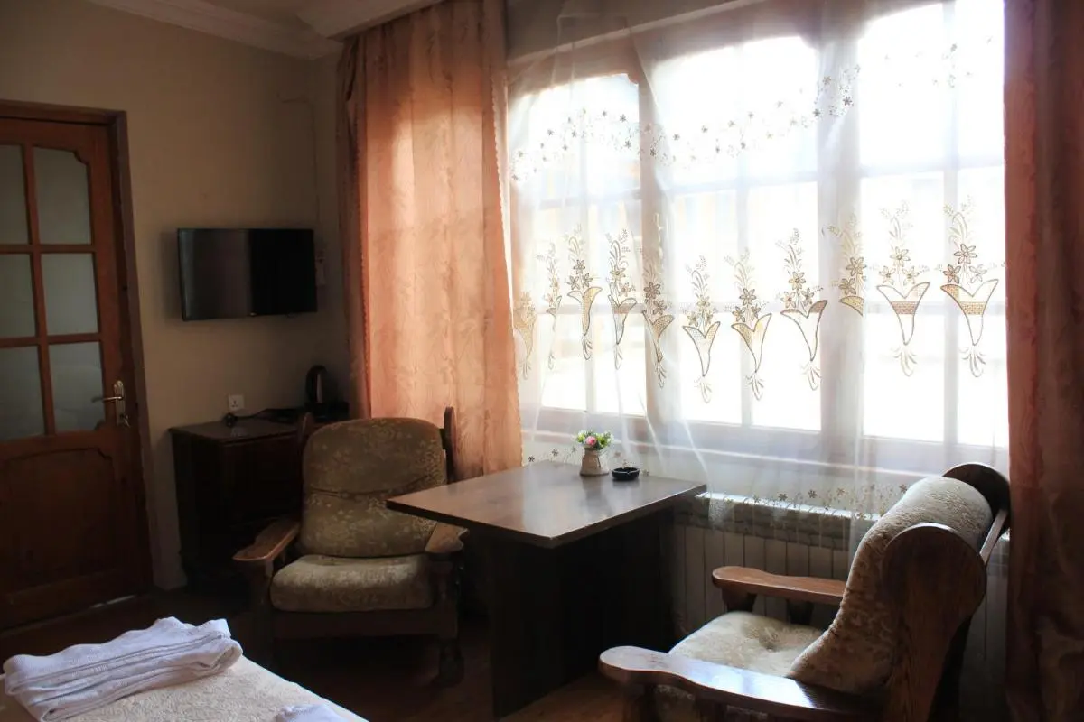 Image 2 of Valiko