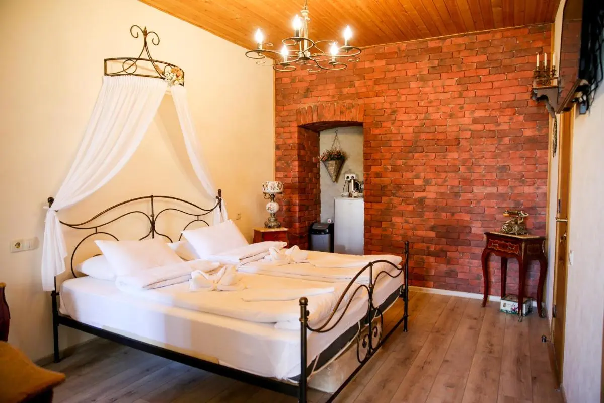 Image 1 of Vintage Art Rooms