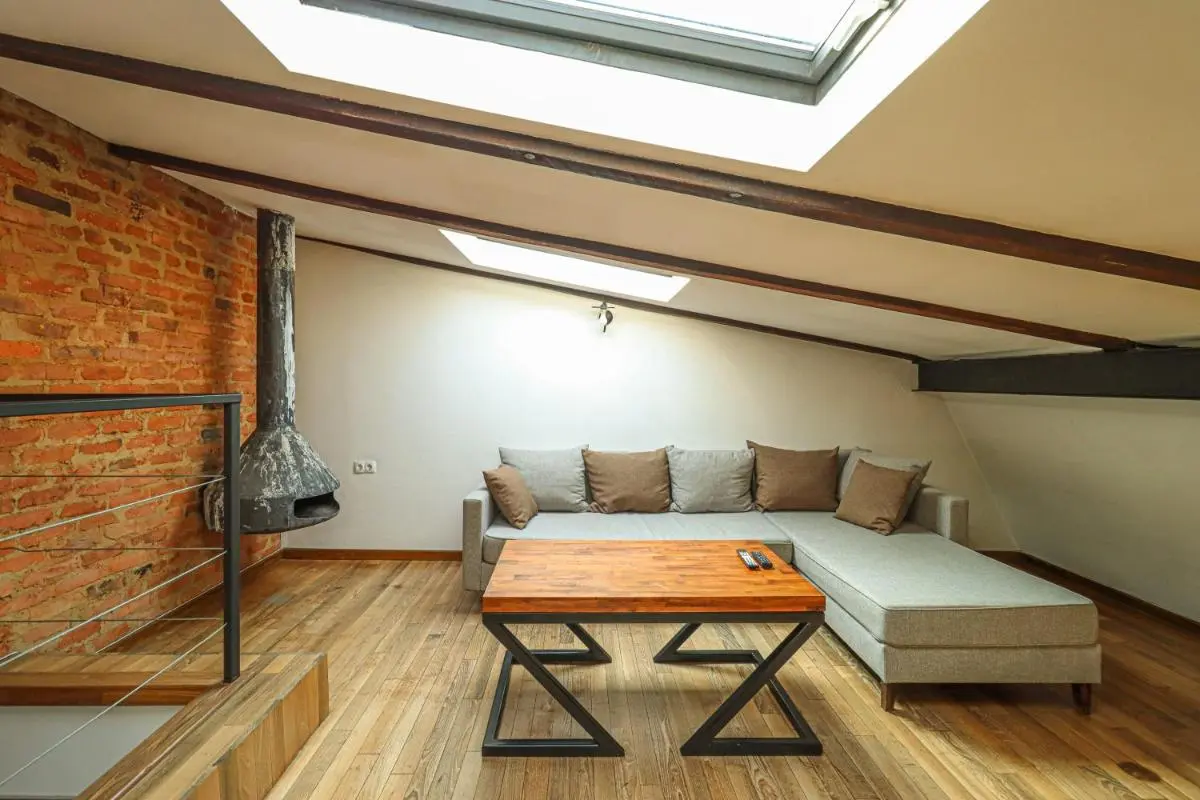 Image 6 of Vintage Mezzanine Apt in City Center – By Wehost