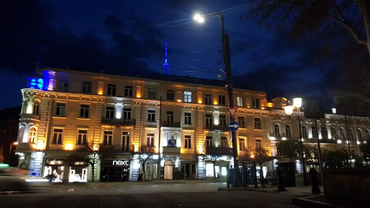 Image 2 of Whole Elite Apartment for Rent 1-5 person on Ave Rustaveli